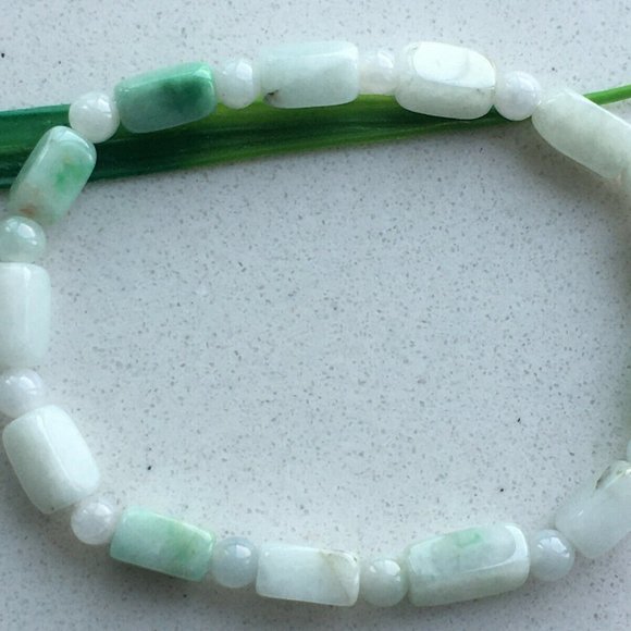 100% All Natural Jadeite Stretchy Beads Bracelet NWT - Picture 2 of 5